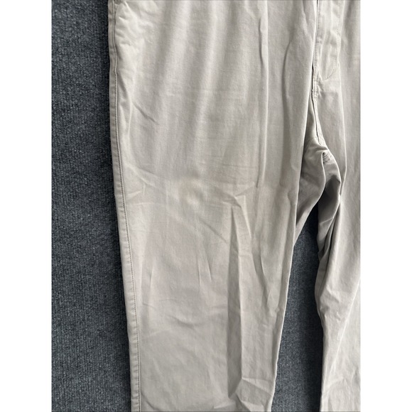 Harbor Bay Cargo Pants Mens 1X/32 Khaki Continuous Comfort Waistband Small Stain - Picture 2 of 14